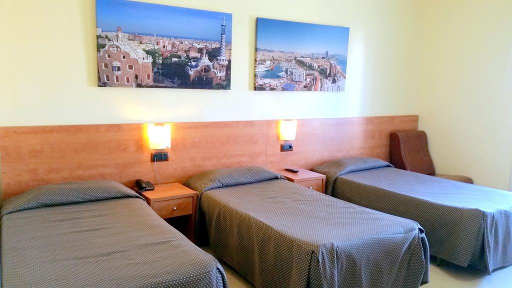 Hostal Capitol Ramblas Barcelona Room photo